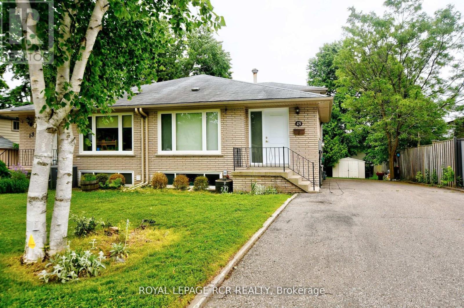 15 MCDONALD DRIVE, Aurora, Ontario