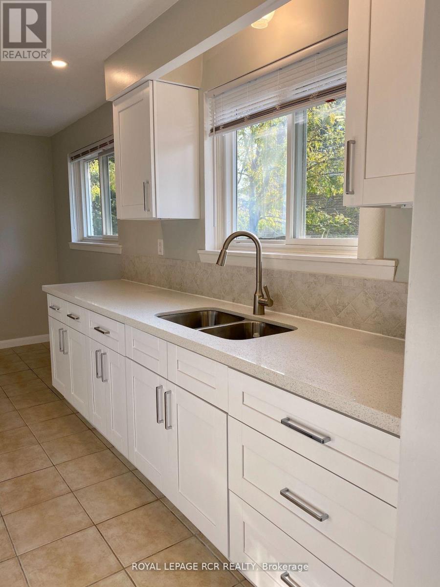 15 Mcdonald Drive, Aurora (Aurora Heights), Ontario  L4G 2T4 - Photo 17 - N12406354