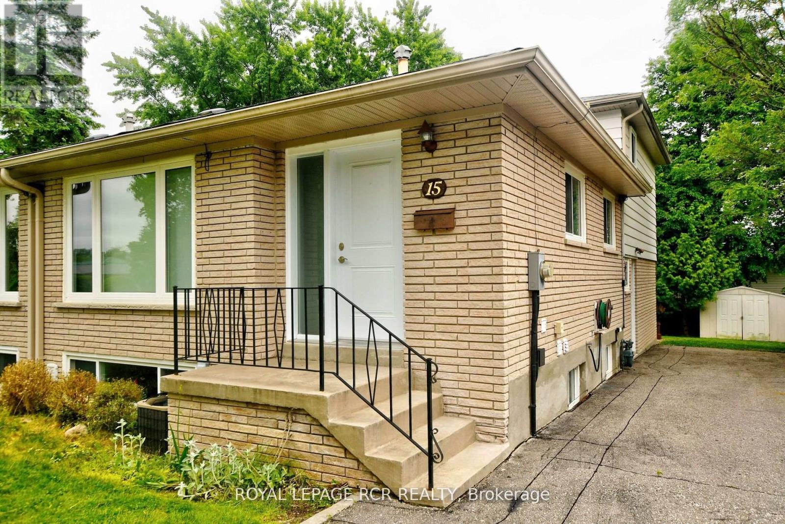 15 Mcdonald Drive, Aurora (Aurora Heights), Ontario  L4G 2T4 - Photo 2 - N12406354