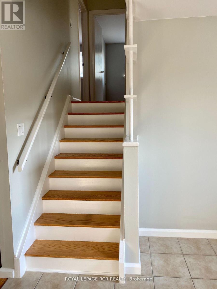 15 Mcdonald Drive, Aurora (Aurora Heights), Ontario  L4G 2T4 - Photo 27 - N12406354