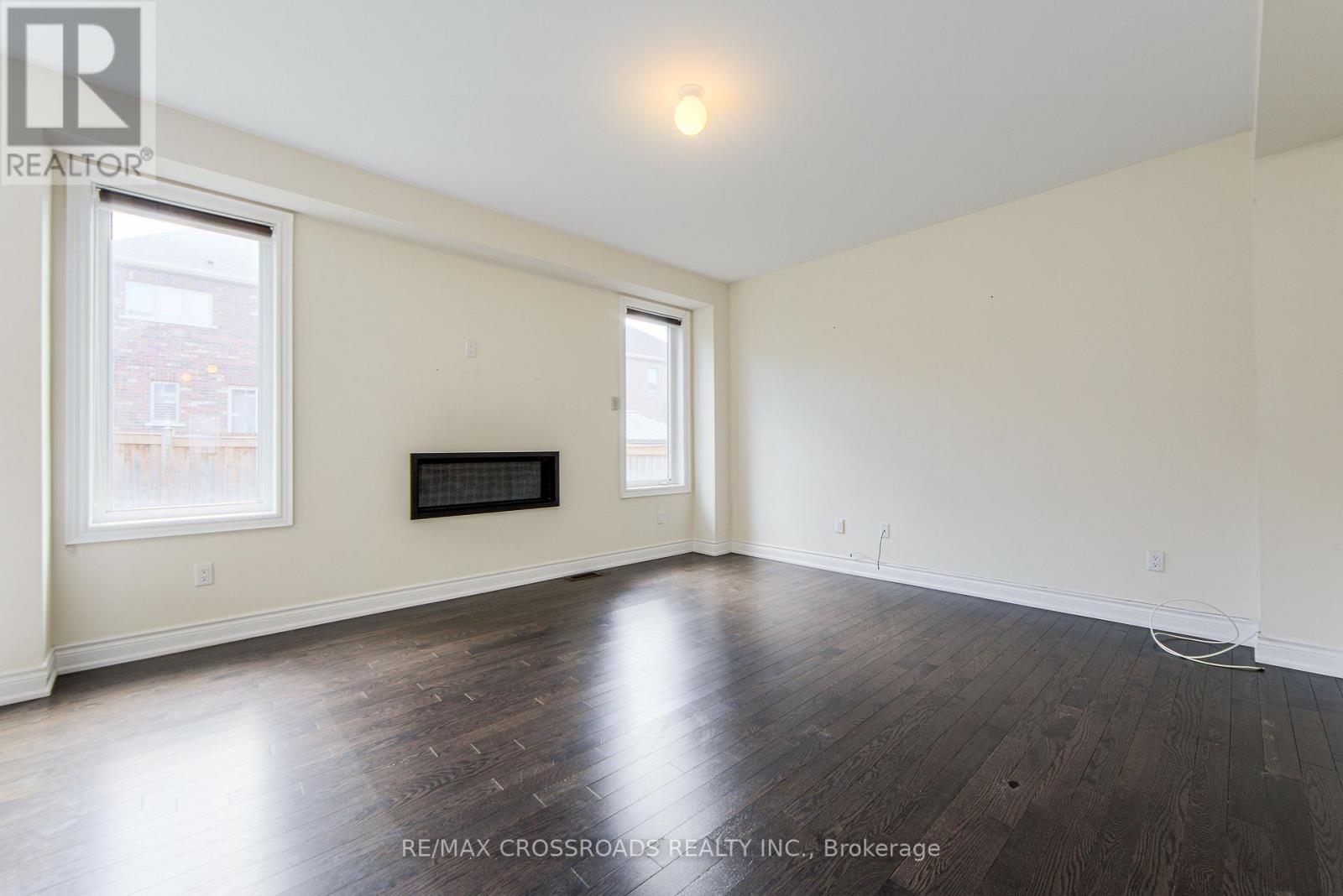 57 Walter English Drive, East Gwillimbury, Ontario  L9N 0R8 - Photo 7 - N12406391