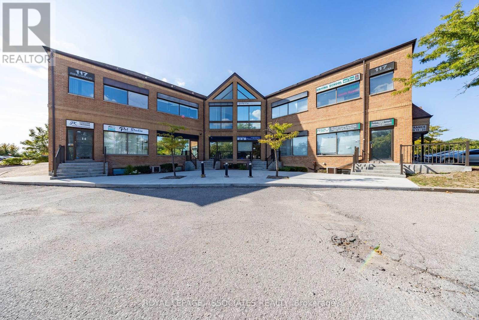 9 - 117 Ringwood Drive, Whitchurch-Stouffville, Ontario  L4A 8C1 - Photo 2 - N12406404