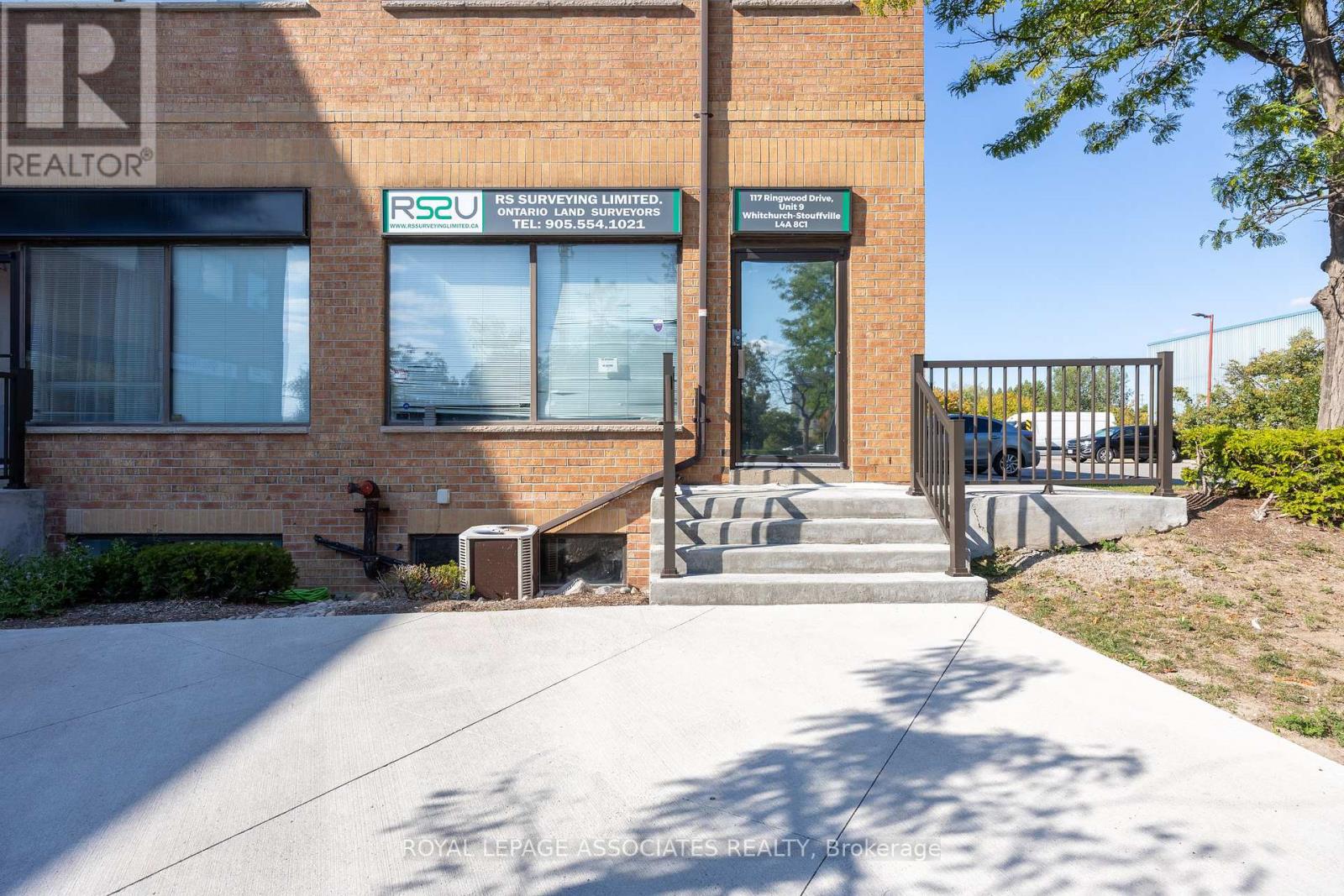 9 - 117 Ringwood Drive, Whitchurch-Stouffville, Ontario  L4A 8C1 - Photo 5 - N12406404