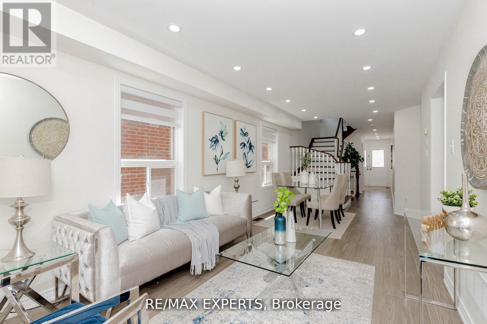 64 Peppertree Lane, Whitchurch-Stouffville (Stouffville), Ontario  L4A 0M8 - Photo 14 - N12406414