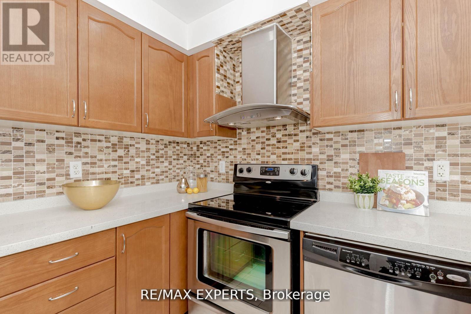 64 Peppertree Lane, Whitchurch-Stouffville (Stouffville), Ontario  L4A 0M8 - Photo 21 - N12406414
