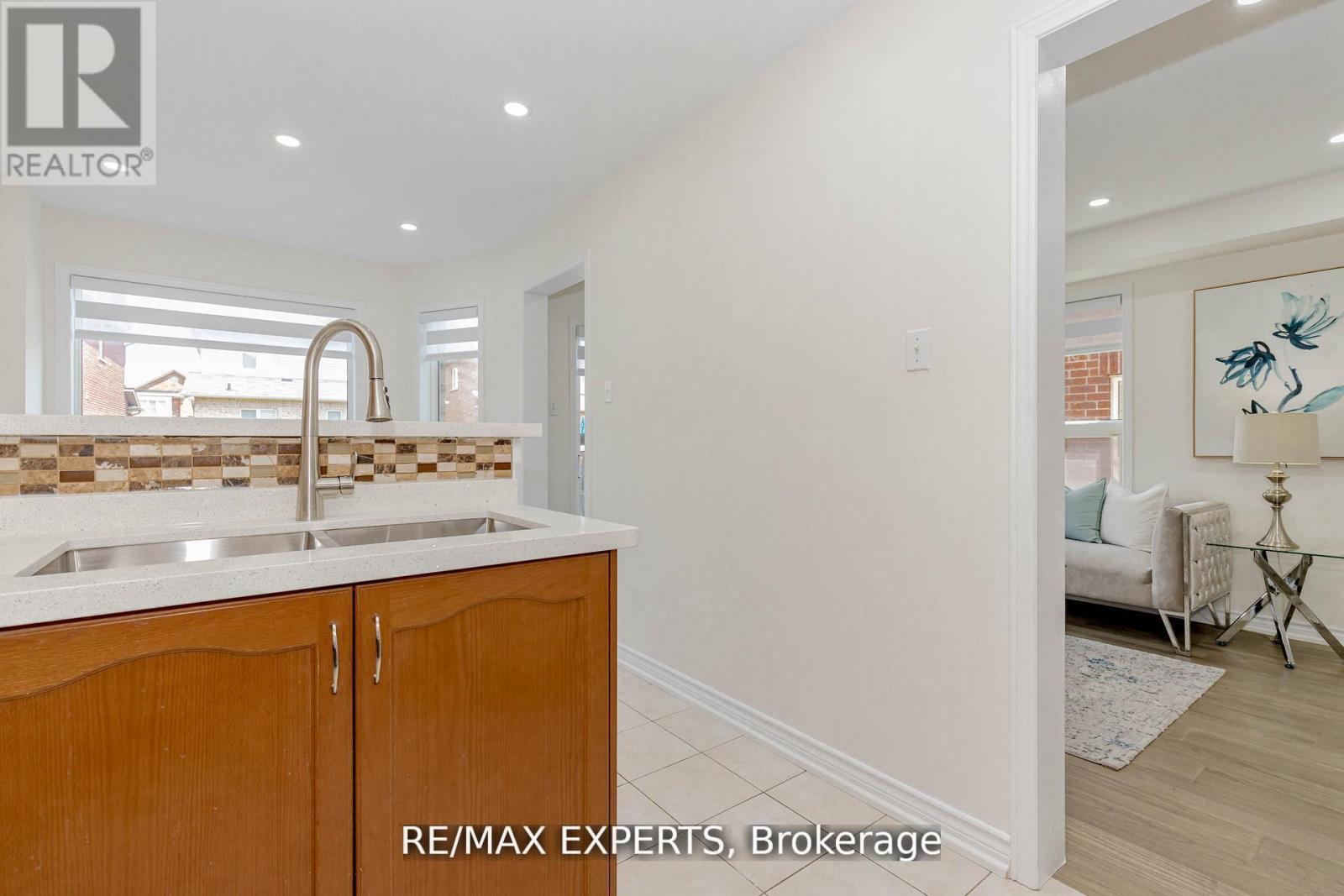 64 Peppertree Lane, Whitchurch-Stouffville (Stouffville), Ontario  L4A 0M8 - Photo 22 - N12406414