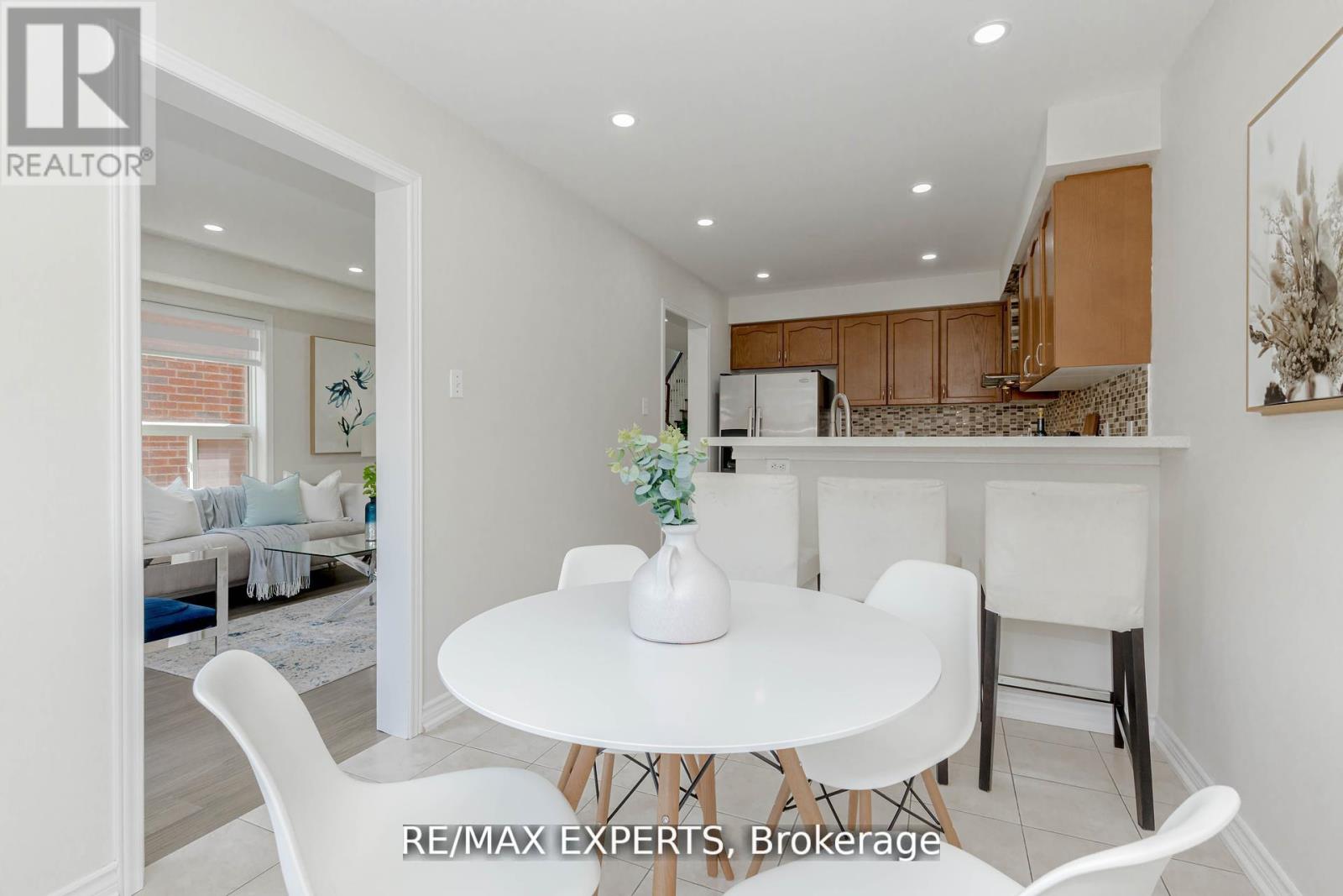 64 Peppertree Lane, Whitchurch-Stouffville (Stouffville), Ontario  L4A 0M8 - Photo 27 - N12406414
