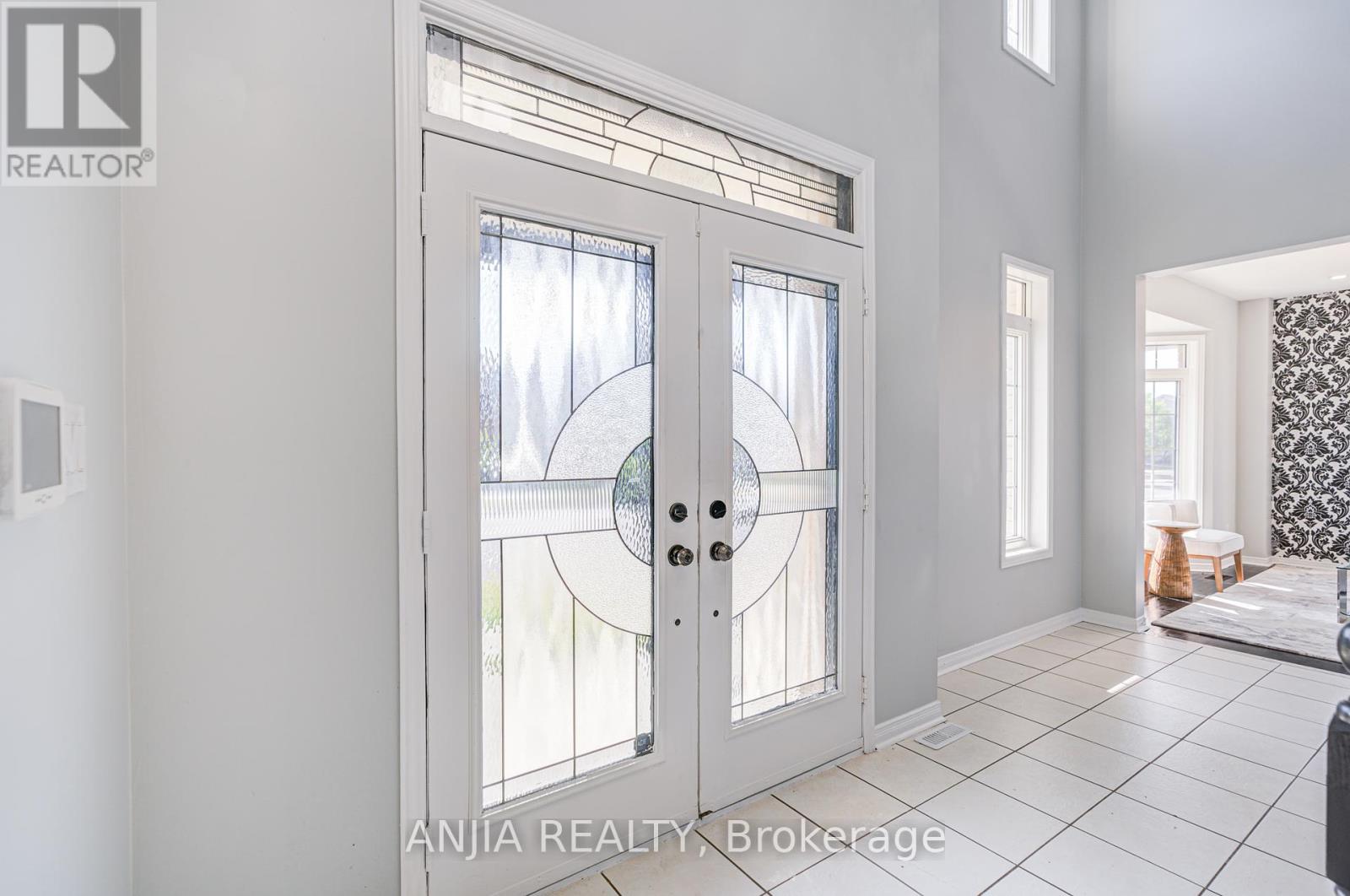 66 Alfred Paterson Drive, Markham, Ontario  L6E 1J5 - Photo 4 - N12406453