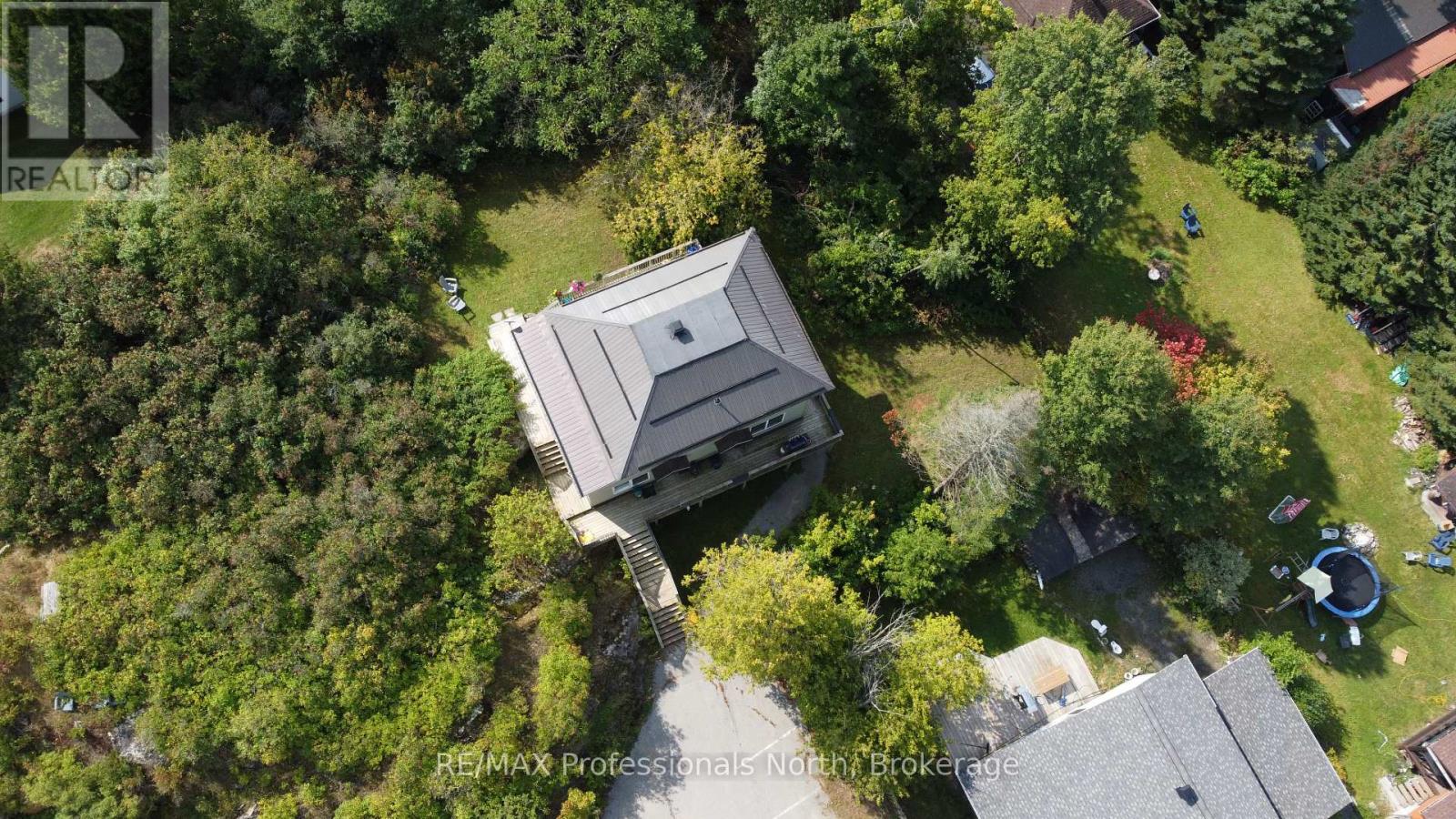 9 West Road, Huntsville, Ontario  P1H 1K9 - Photo 11 - X12406463