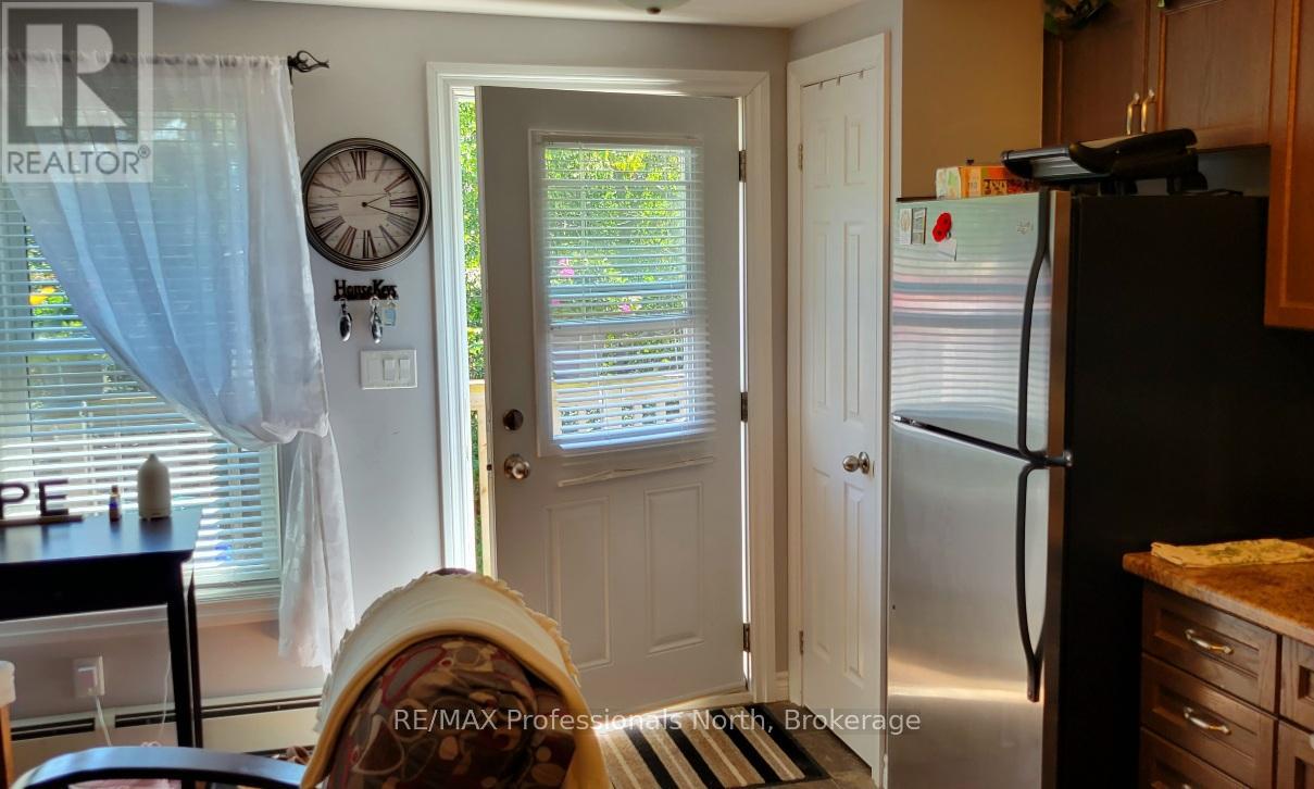 9 West Road, Huntsville, Ontario  P1H 1K9 - Photo 23 - X12406463