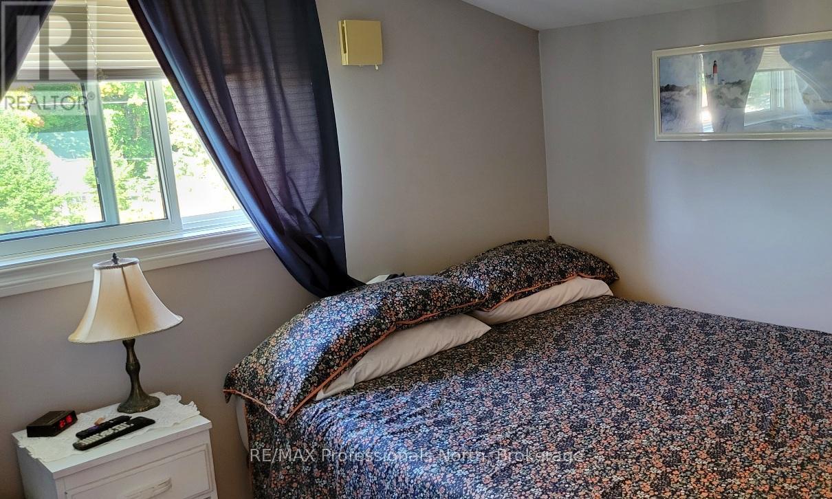 9 West Road, Huntsville, Ontario  P1H 1K9 - Photo 25 - X12406463