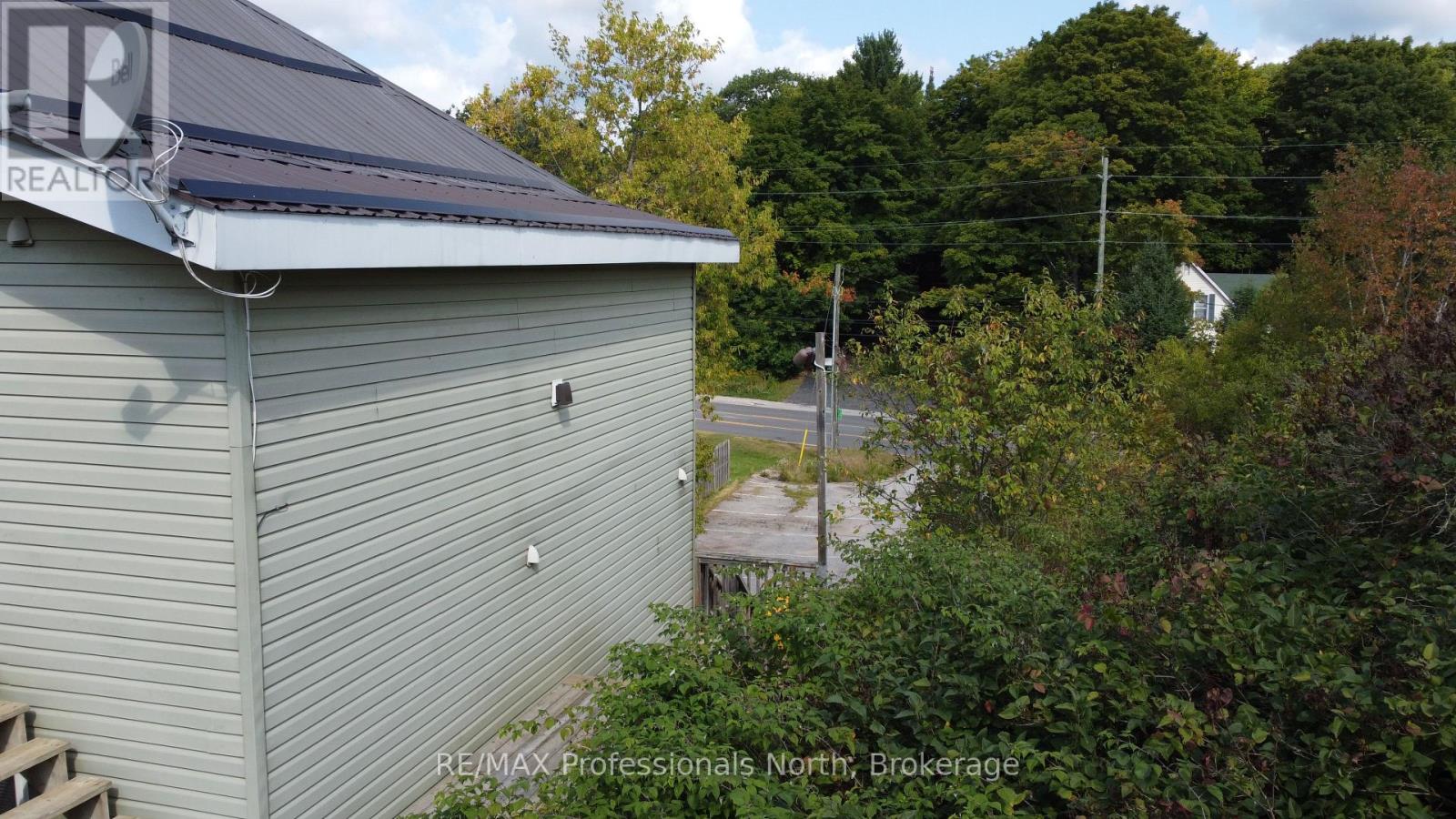 9 West Road, Huntsville, Ontario  P1H 1K9 - Photo 6 - X12406463