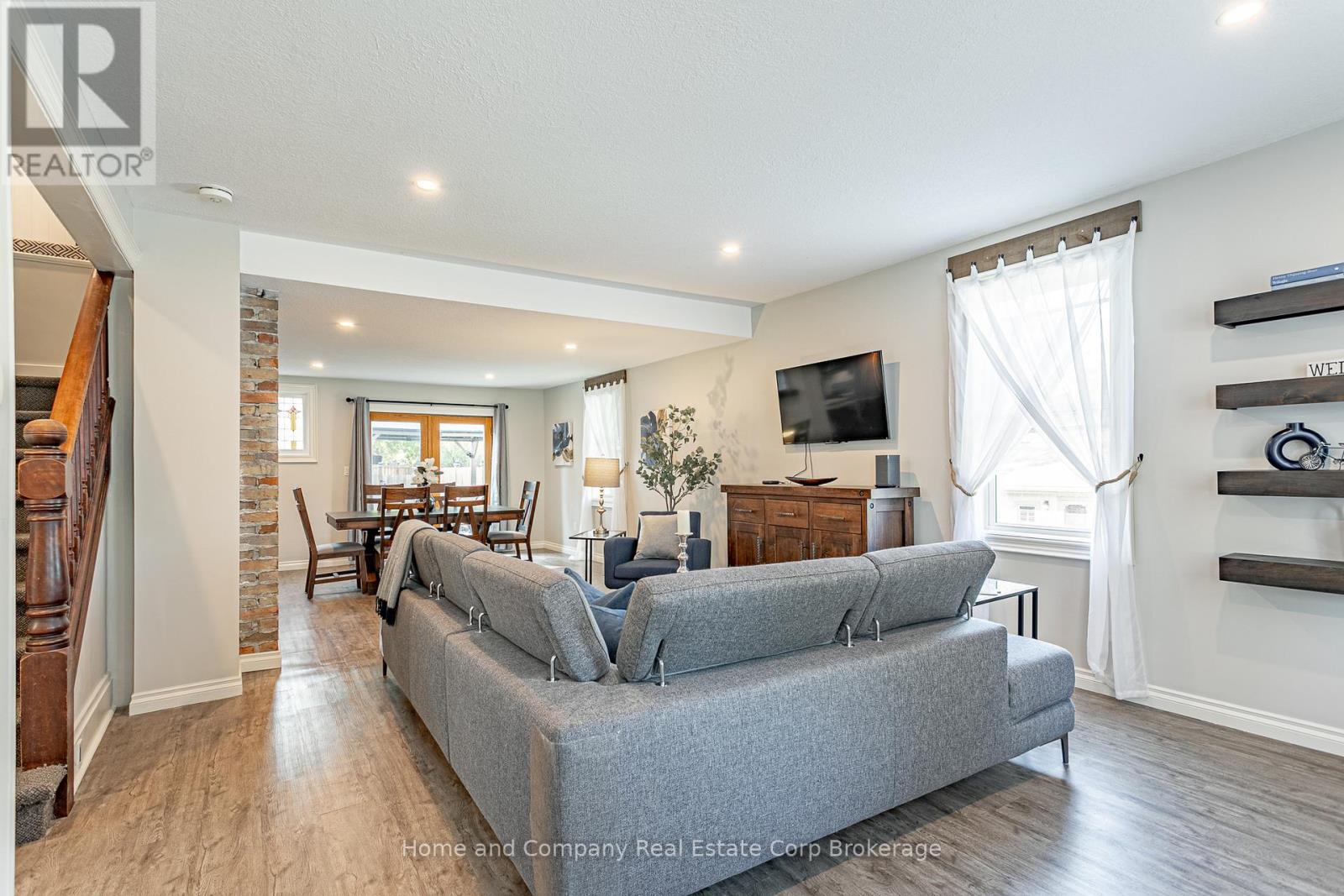 52 Ontario Street N, St. Marys, Ontario  N4X 1C8 - Photo 5 - X12406511