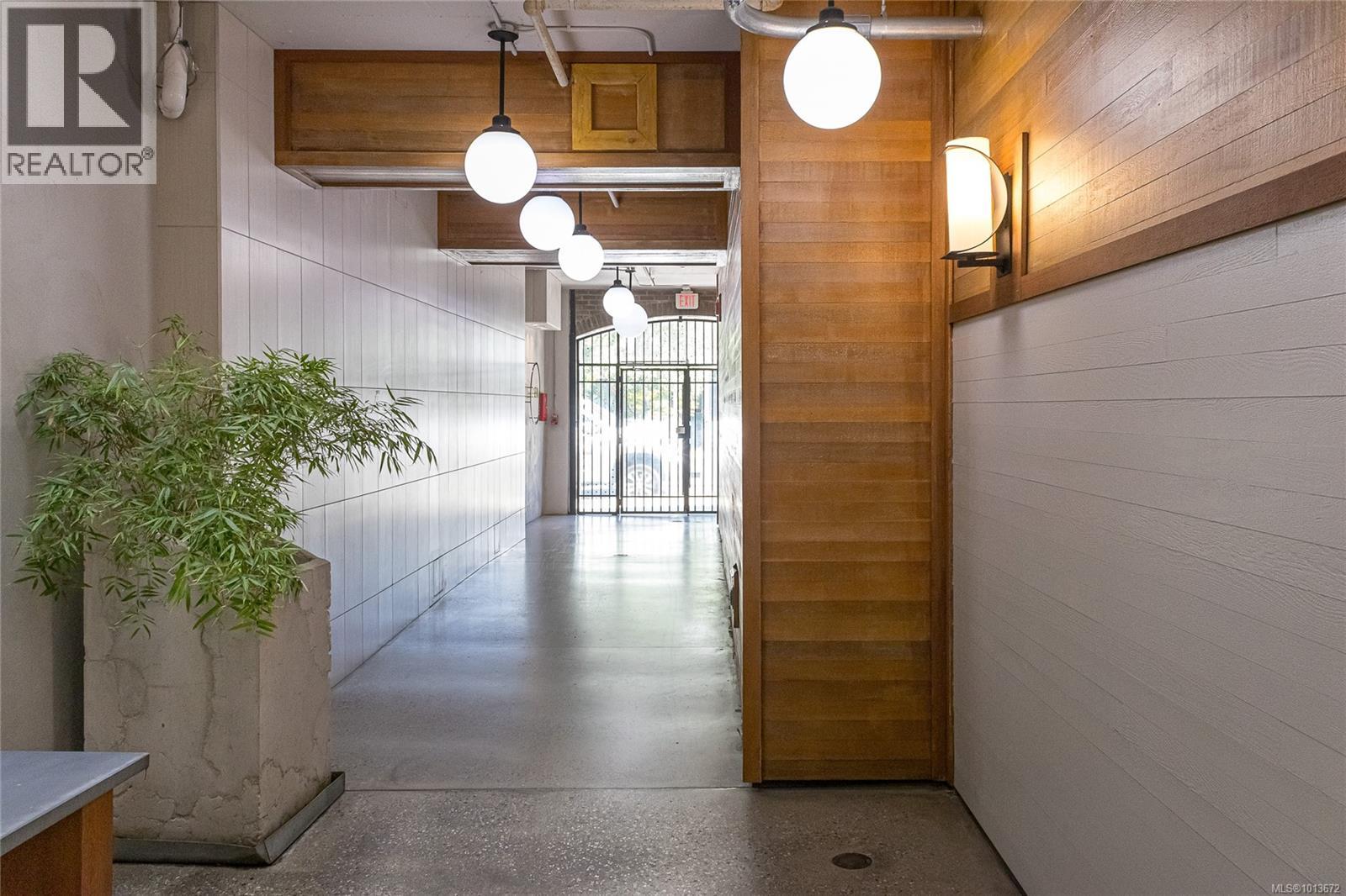 402 1121 Fort St, Victoria, British Columbia  V8V 3K9 - Photo 8 - 1013672