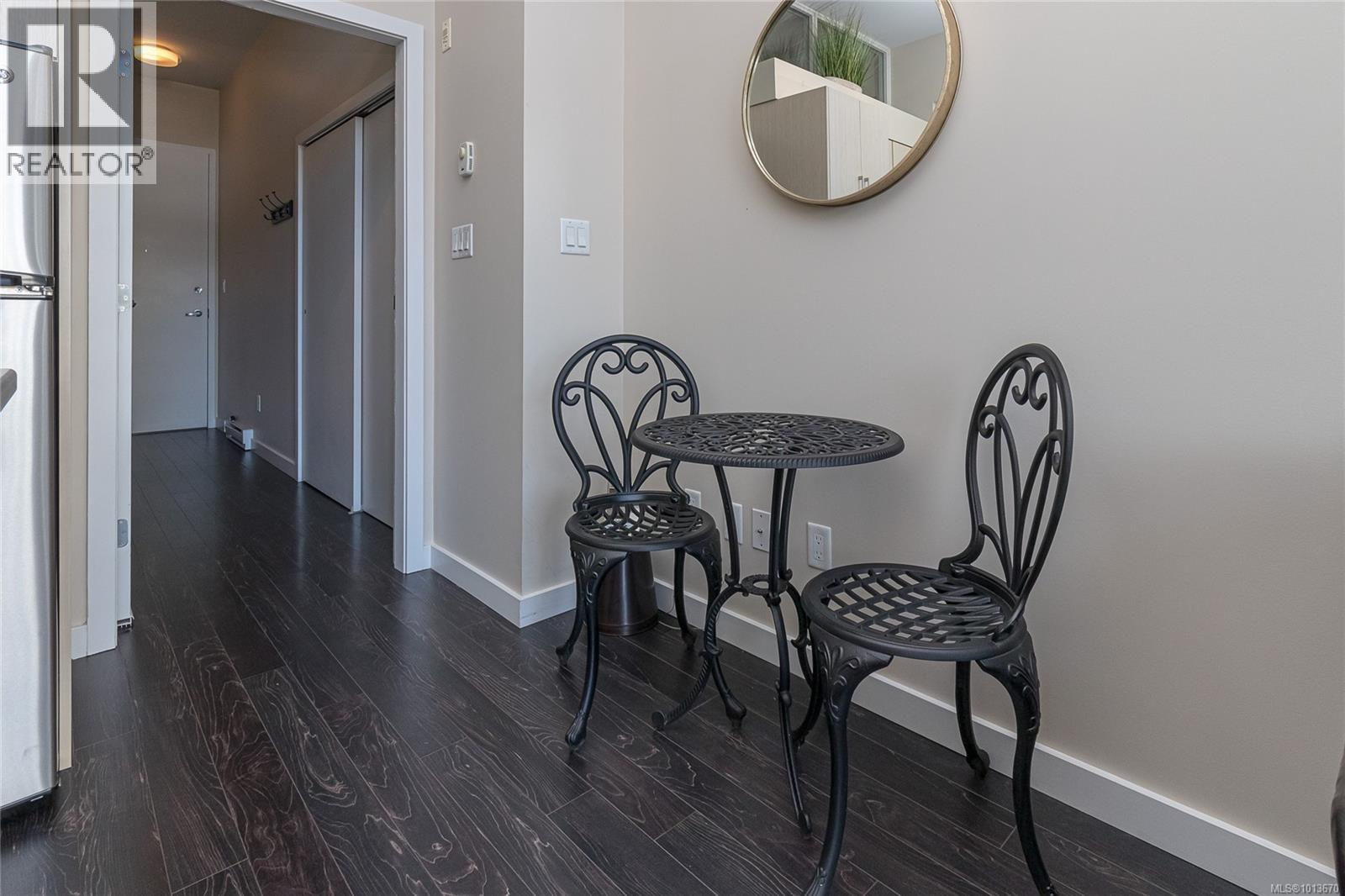 402 1121 Fort St, Victoria, British Columbia  V8V 3K9 - Photo 9 - 1013670