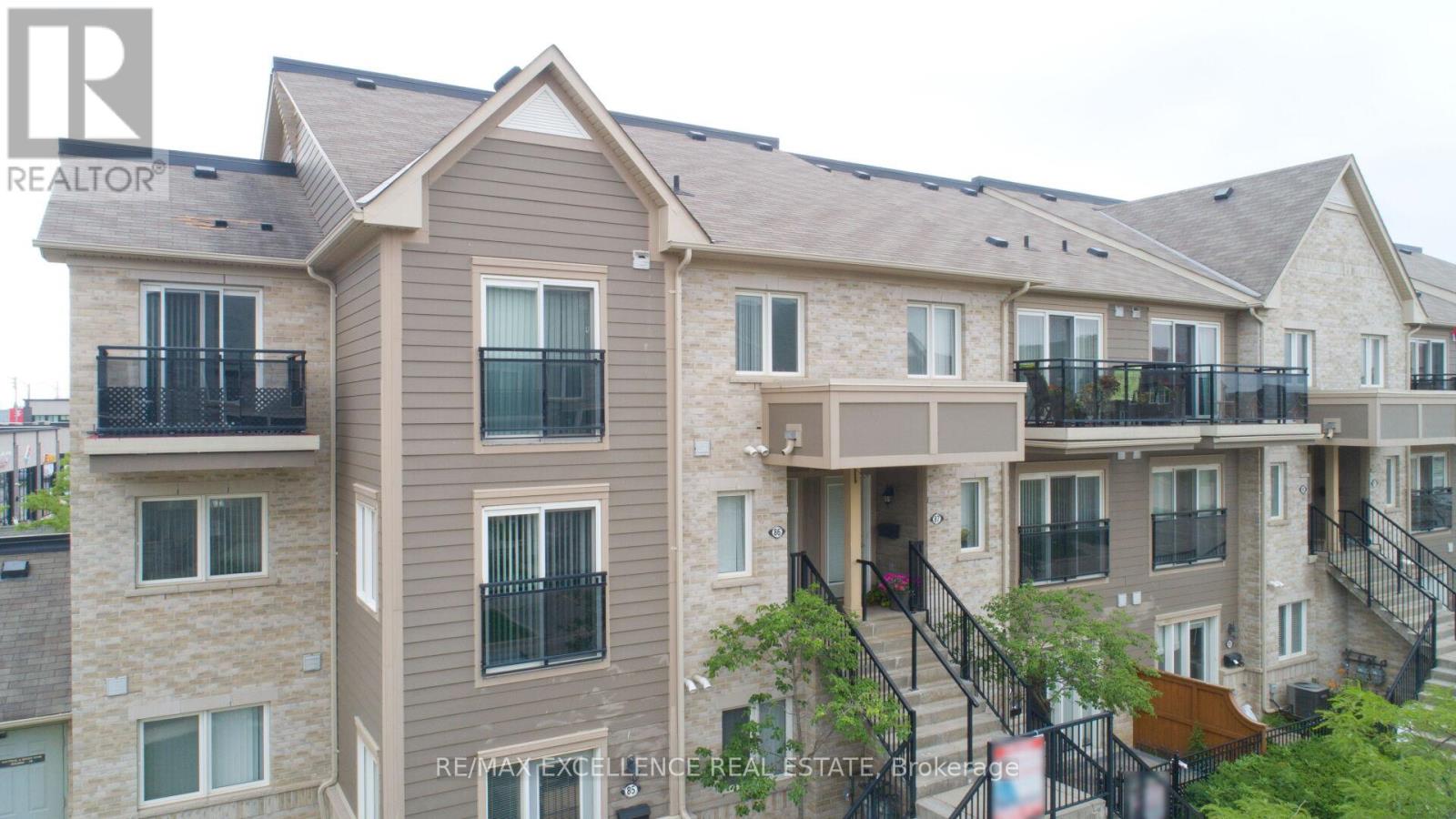 86 - 60 Fairwood Circle, Brampton (Sandringham-Wellington), Ontario  L6R 0Y6 - Photo 2 - W12221395