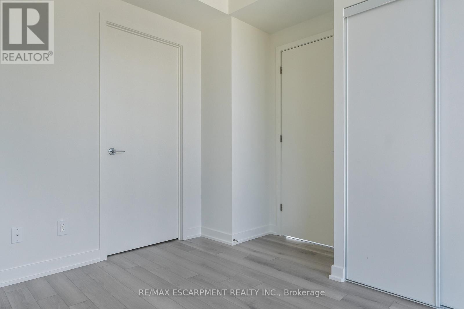 1403 - 3079 Trafalgar Road, Oakville, Ontario  L6H 8C5 - Photo 14 - W12401585
