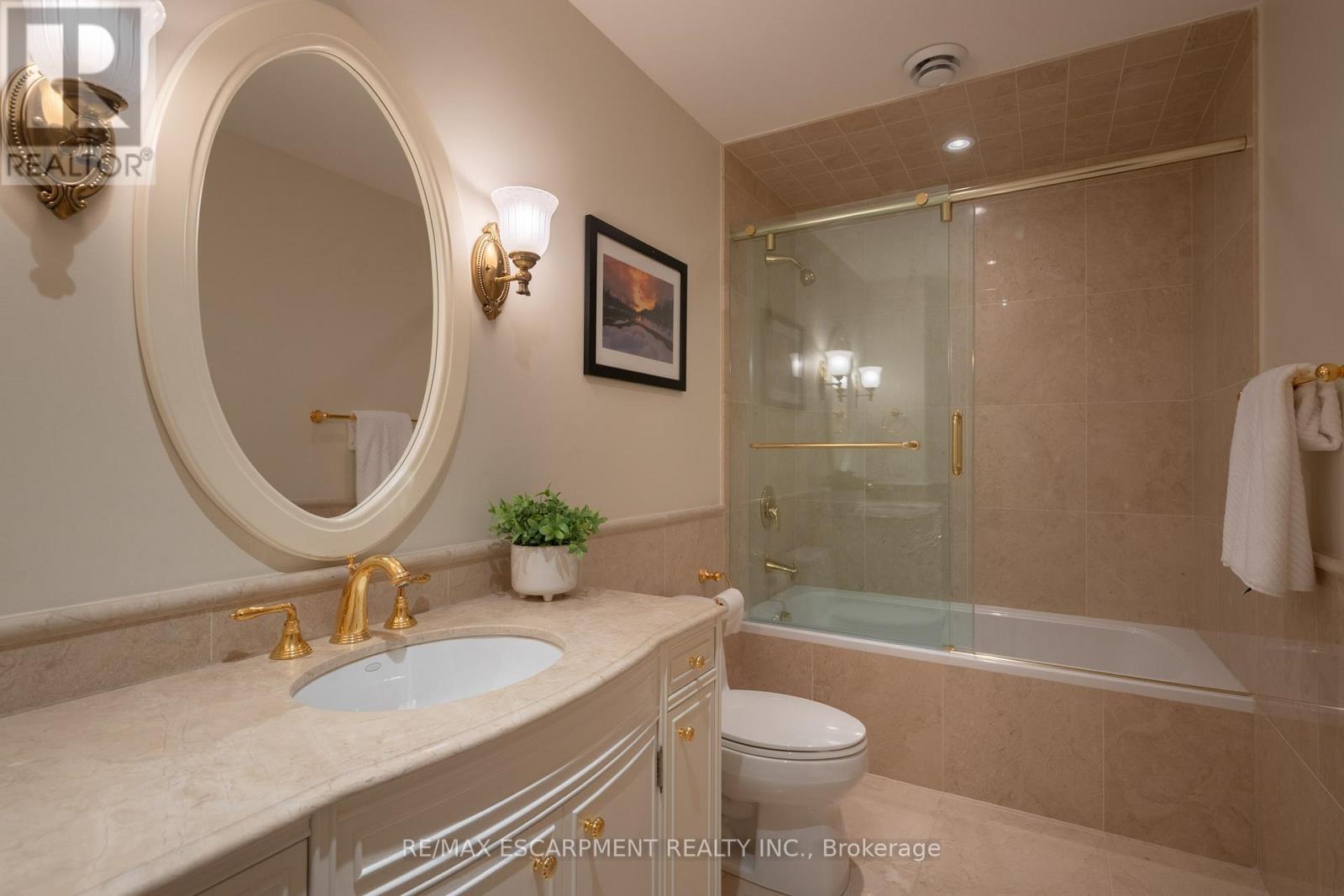 1092 Argyle Drive, Oakville, Ontario  L6J 1A7 - Photo 41 - W12406145