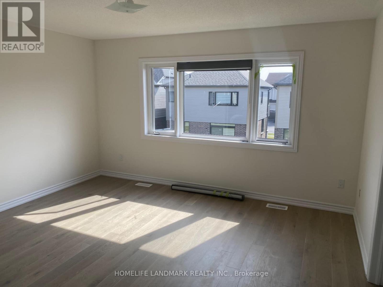 36 Rochester Drive, Barrie, Ontario  L9S 2Z8 - Photo 14 - S12387320