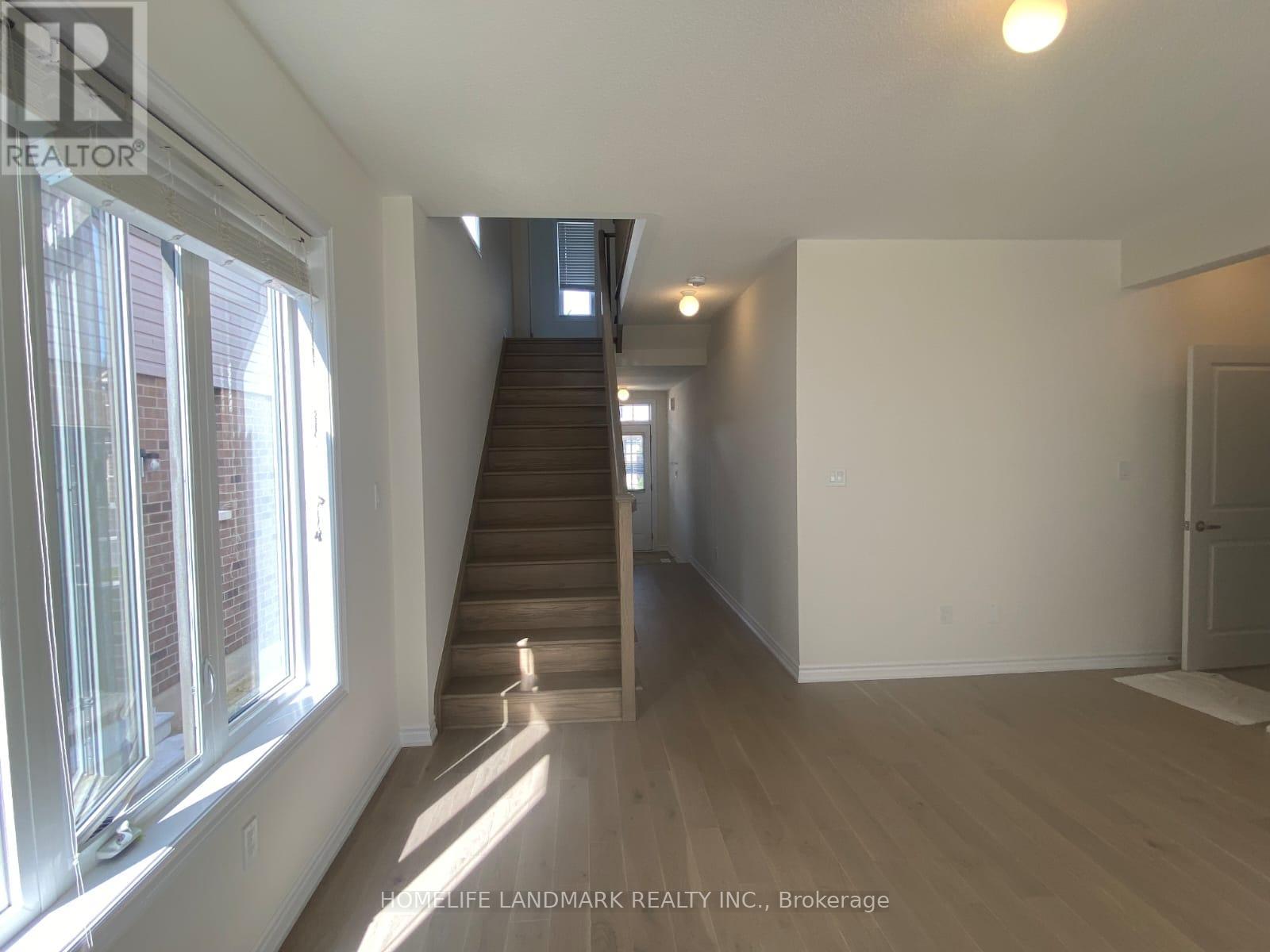 36 Rochester Drive, Barrie, Ontario  L9S 2Z8 - Photo 7 - S12387320