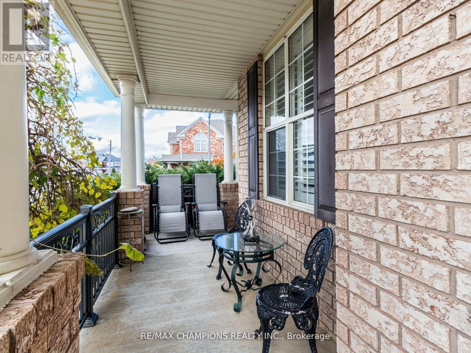 707 Trudeau Drive, Milton (Be Beaty), Ontario  L9T 5L4 - Photo 4 - W12406278