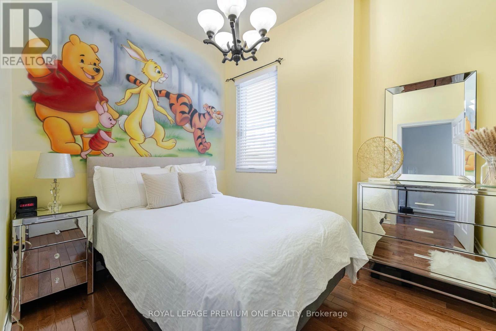 524 Salem Avenue N, Toronto, Ontario  M6H 3E1 - Photo 14 - W12406347