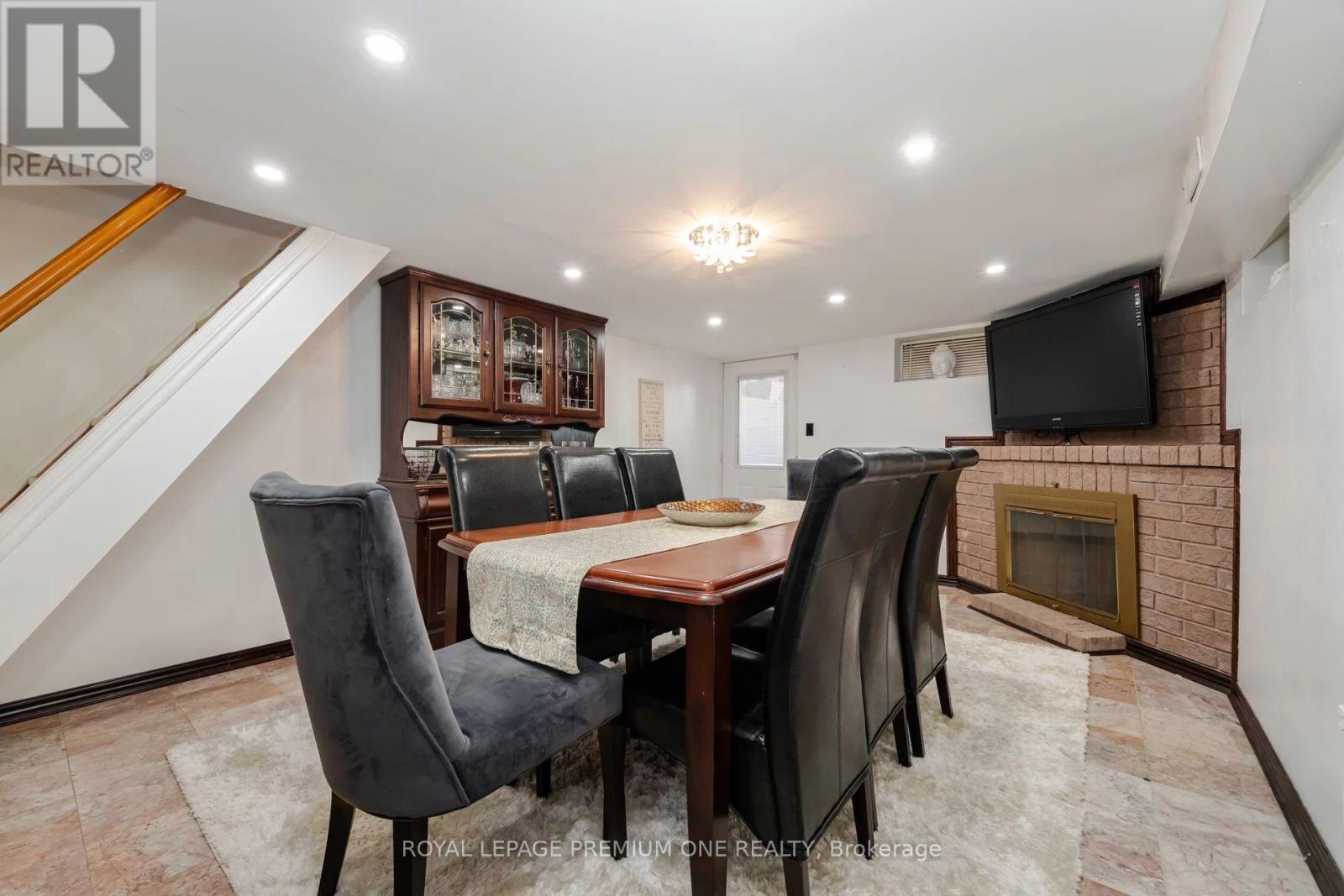 524 Salem Avenue N, Toronto, Ontario  M6H 3E1 - Photo 21 - W12406347
