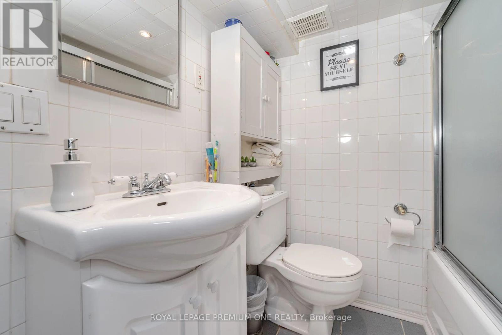 524 Salem Avenue N, Toronto, Ontario  M6H 3E1 - Photo 27 - W12406347