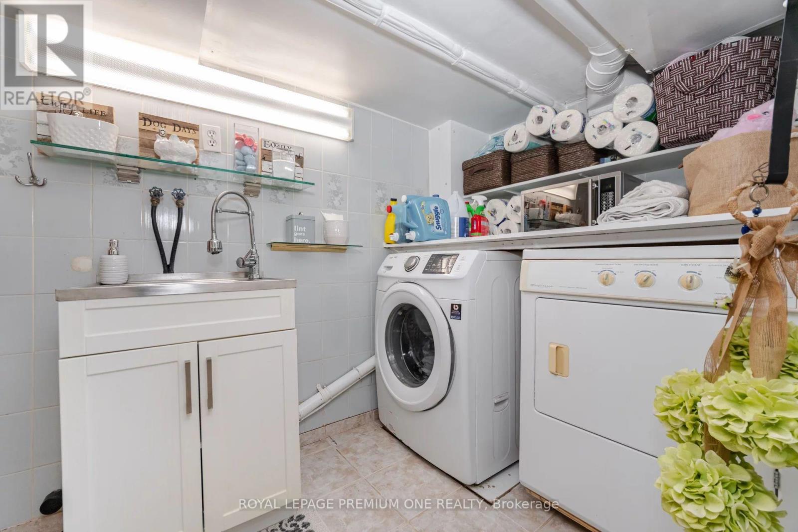 524 Salem Avenue N, Toronto, Ontario  M6H 3E1 - Photo 28 - W12406347