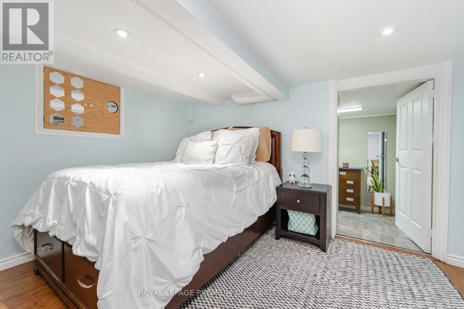 524 Salem Avenue N, Toronto, Ontario  M6H 3E1 - Photo 31 - W12406347