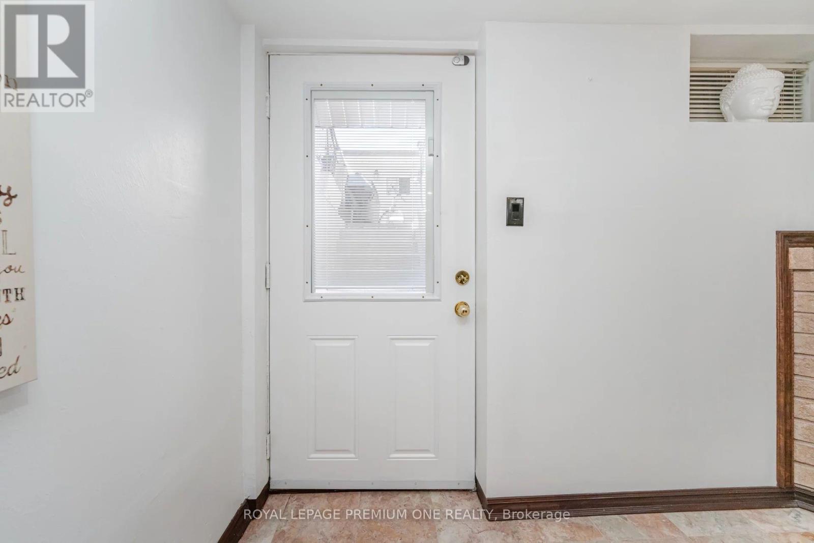 524 Salem Avenue N, Toronto, Ontario  M6H 3E1 - Photo 34 - W12406347