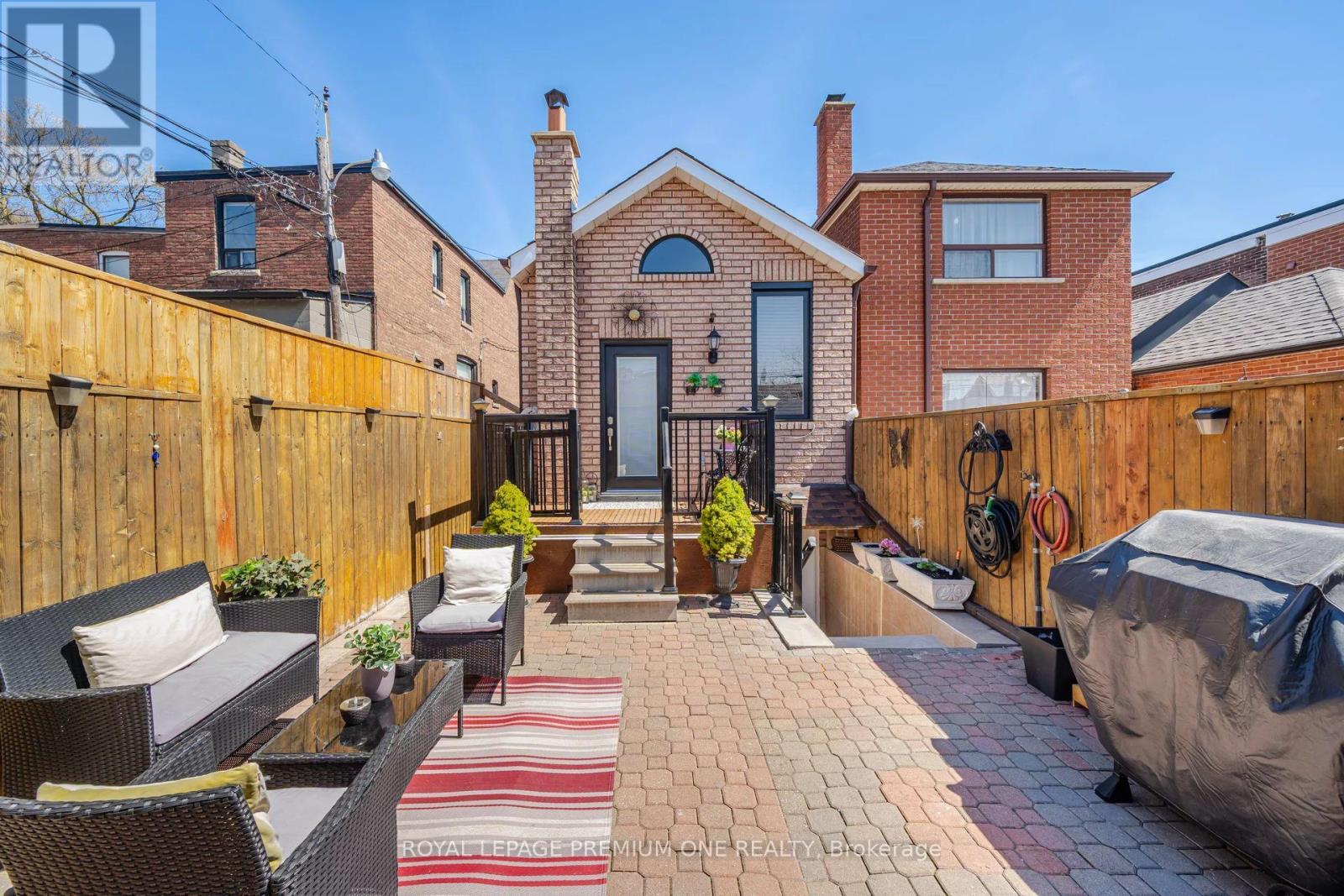 524 Salem Avenue N, Toronto, Ontario  M6H 3E1 - Photo 36 - W12406347