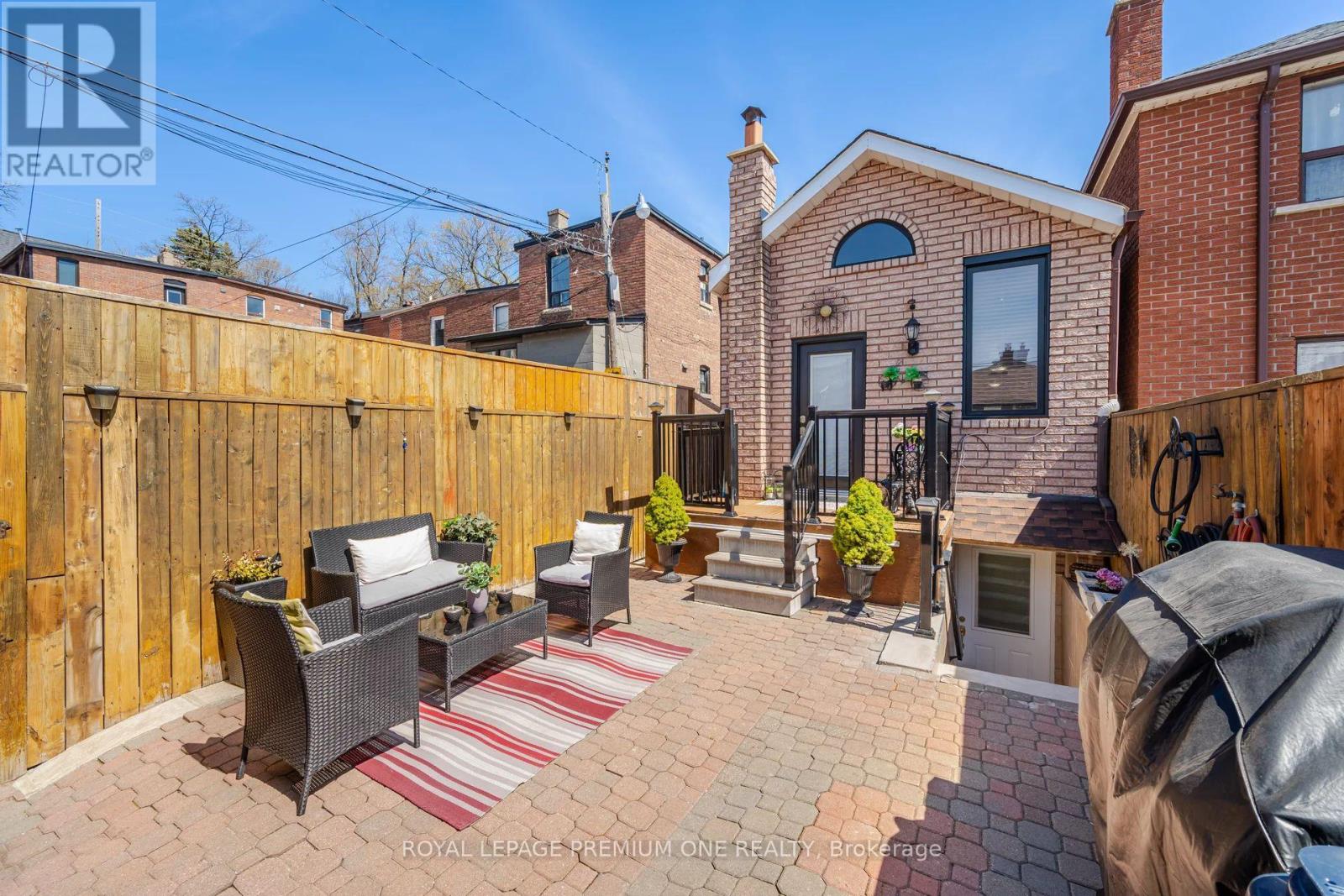 524 Salem Avenue N, Toronto, Ontario  M6H 3E1 - Photo 37 - W12406347