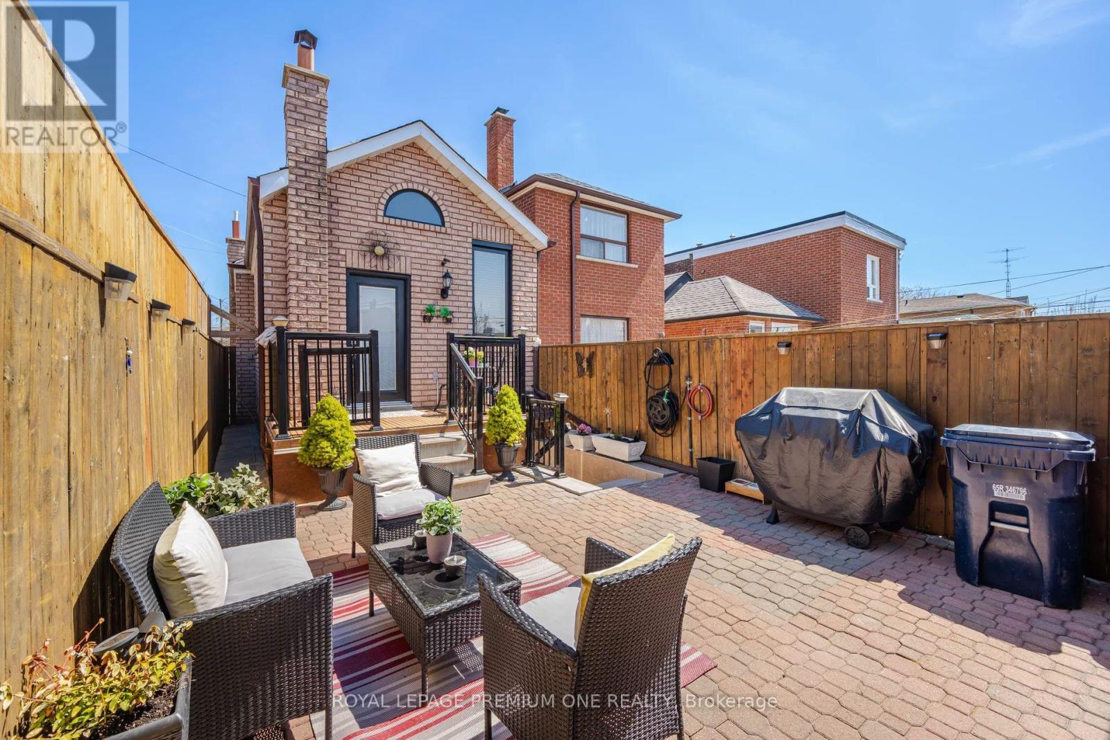 524 Salem Avenue N, Toronto, Ontario  M6H 3E1 - Photo 38 - W12406347