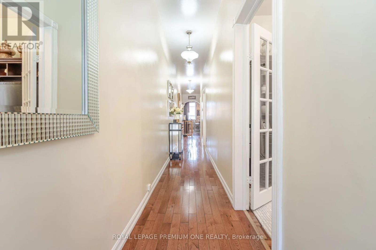 524 Salem Avenue N, Toronto, Ontario  M6H 3E1 - Photo 6 - W12406347