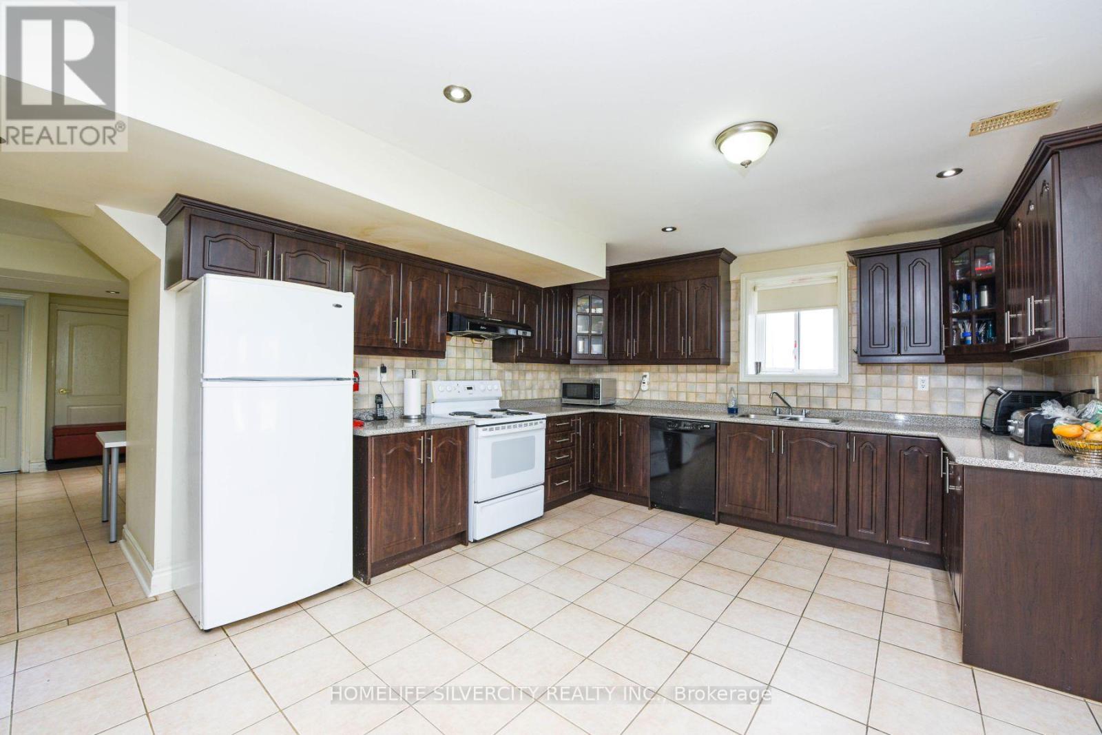 14707 Dixie Road, Caledon, Ontario  L7C 2M9 - Photo 28 - W12406362