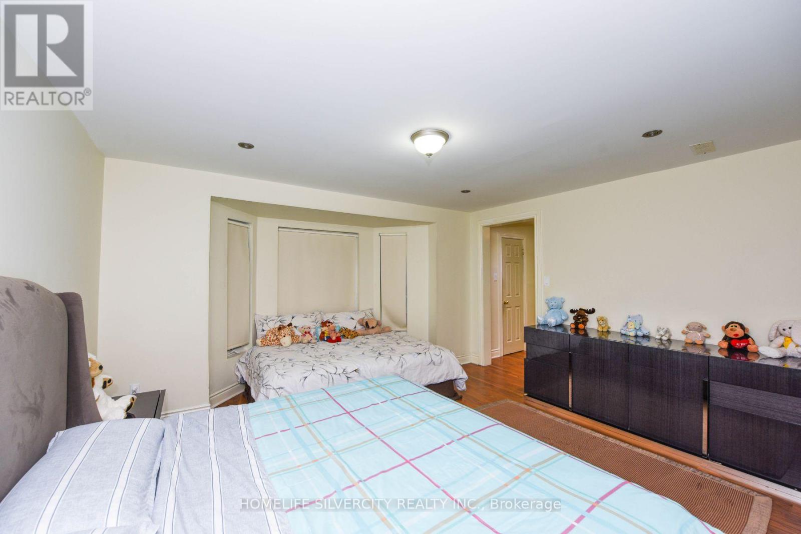 14707 Dixie Road, Caledon, Ontario  L7C 2M9 - Photo 35 - W12406362