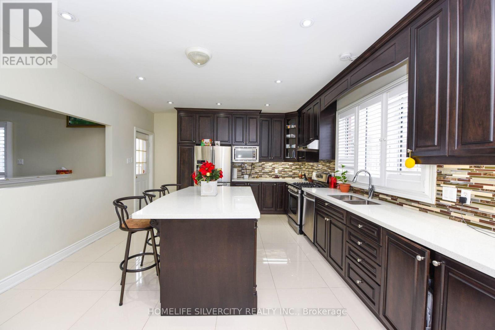 14707 Dixie Road, Caledon, Ontario  L7C 2M9 - Photo 8 - W12406362