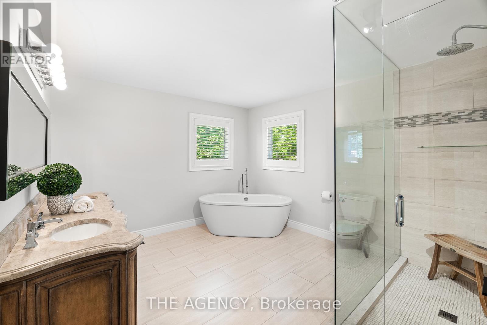 7 Stonegate Drive, Brampton, Ontario  L6Z 3L7 - Photo 18 - W12406369