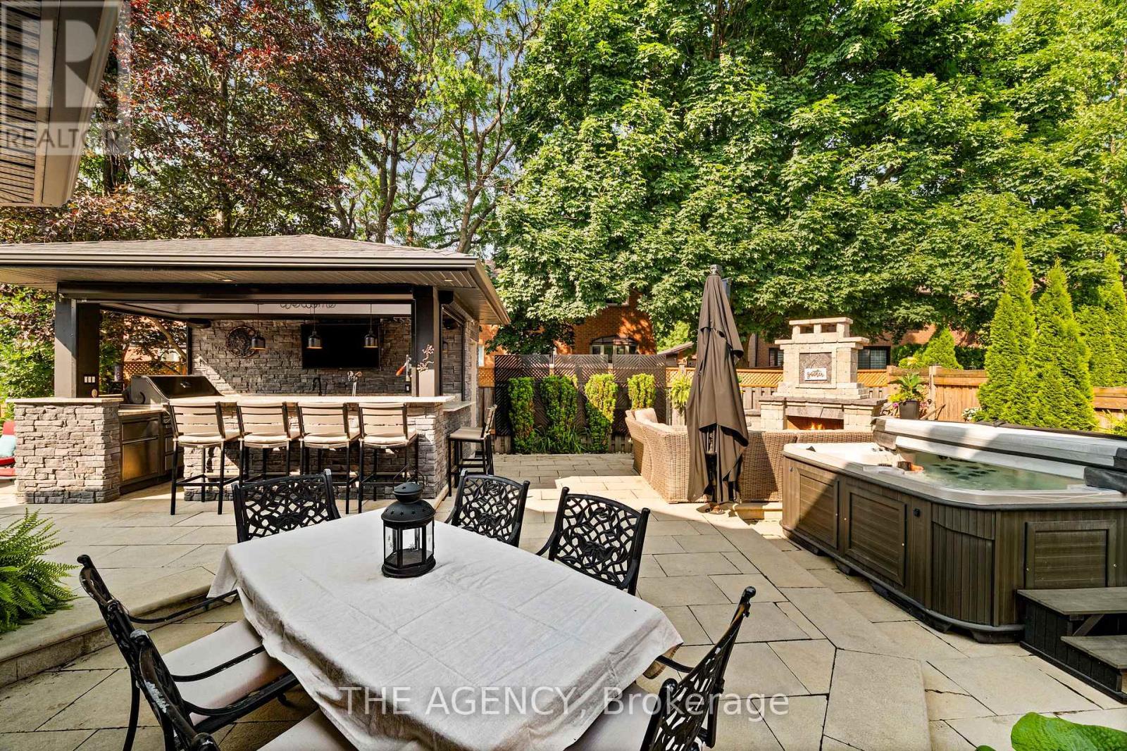 7 Stonegate Drive, Brampton, Ontario  L6Z 3L7 - Photo 43 - W12406369