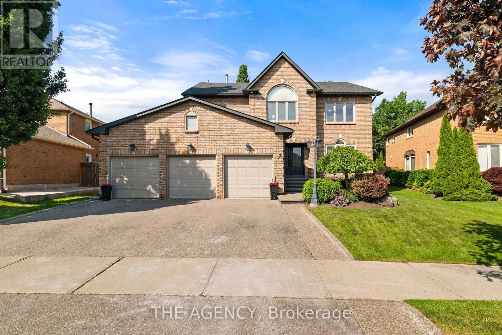 7 Stonegate Drive, Brampton, Ontario  L6Z 3L7 - Photo 50 - W12406369