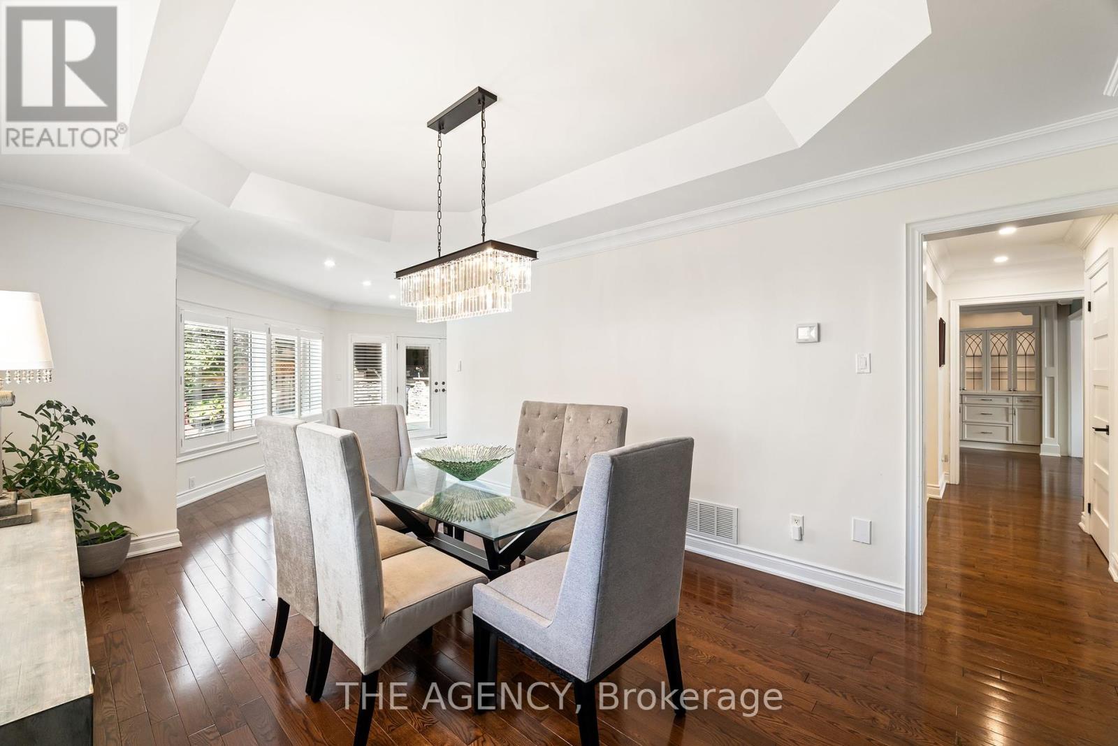 7 Stonegate Drive, Brampton, Ontario  L6Z 3L7 - Photo 8 - W12406369