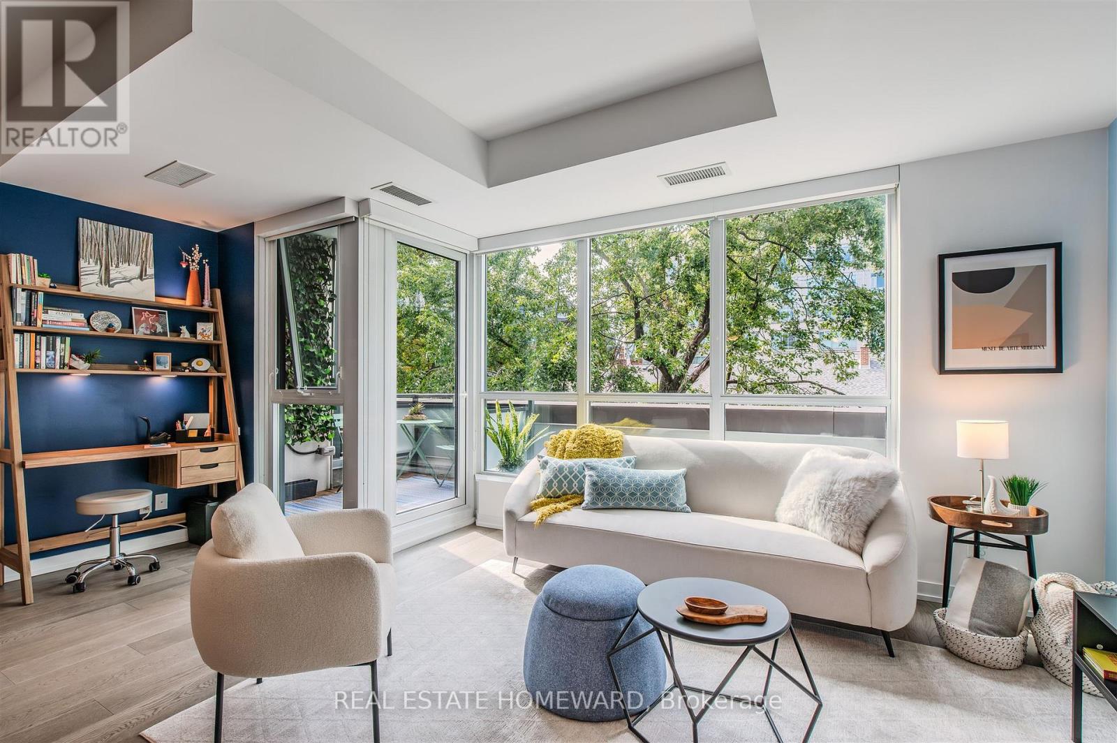 424 - 38 HOWARD PARK AVENUE, Toronto, Ontario