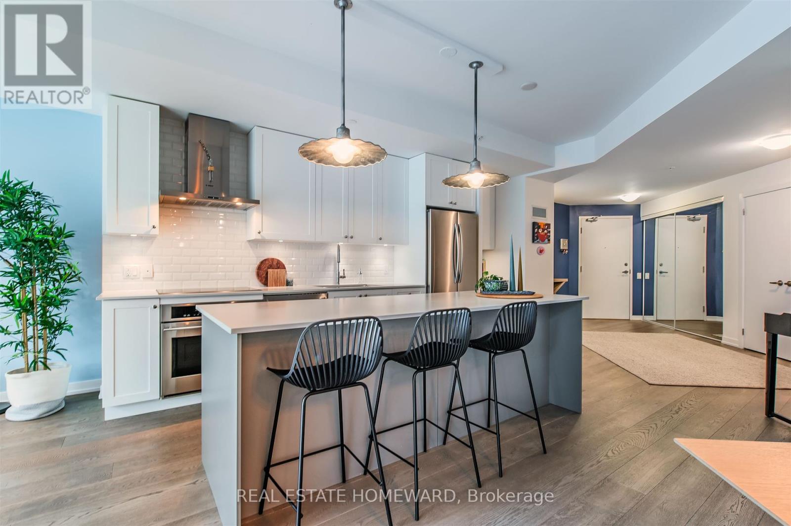 424 - 38 Howard Park Avenue, Toronto (Roncesvalles), Ontario  M6R 0A7 - Photo 4 - W12406388