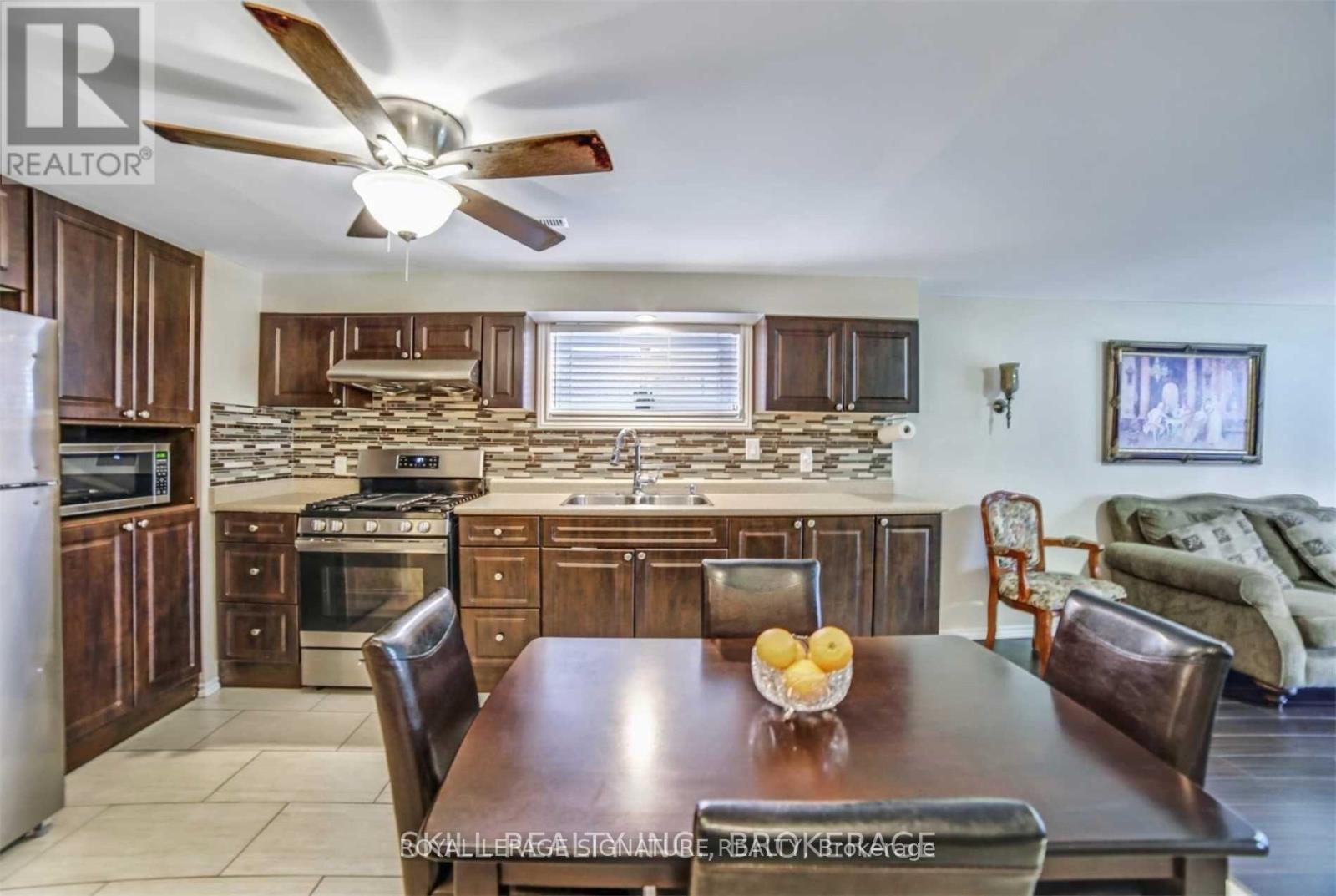 26 Cabana Drive E, Toronto, Ontario  M9L 1K9 - Photo 5 - W12406397