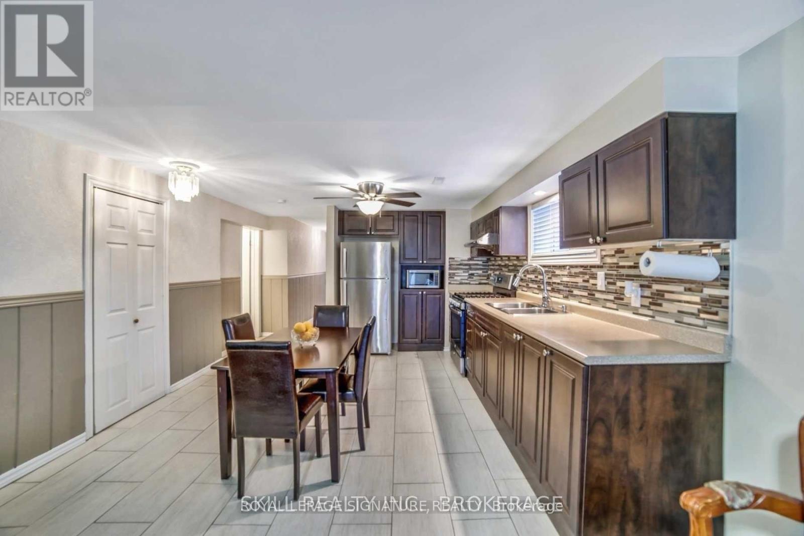 26 Cabana Drive E, Toronto, Ontario  M9L 1K9 - Photo 6 - W12406397