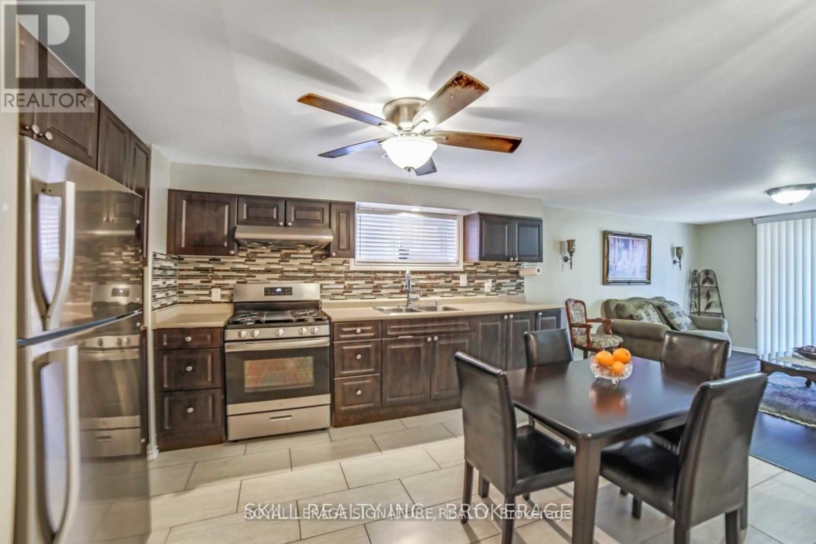 26 Cabana Drive E, Toronto, Ontario  M9L 1K9 - Photo 8 - W12406397