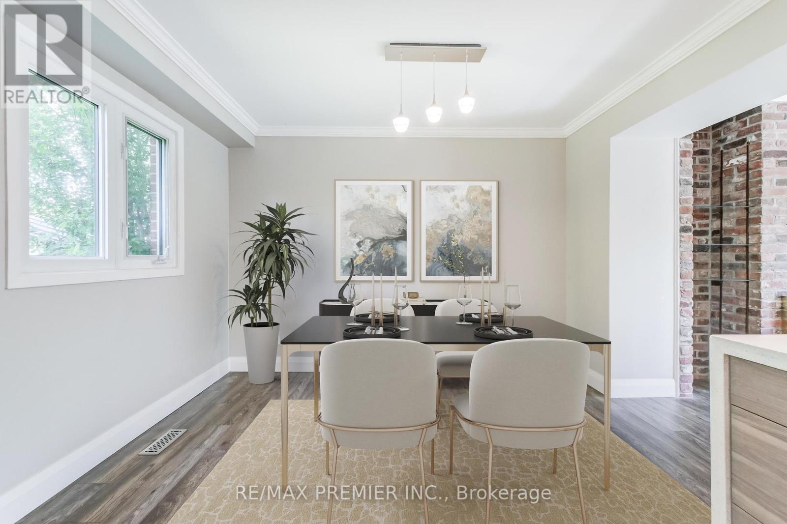 2395 Benedet Drive, Mississauga (Clarkson), Ontario  L5J 4H5 - Photo 12 - W12406411
