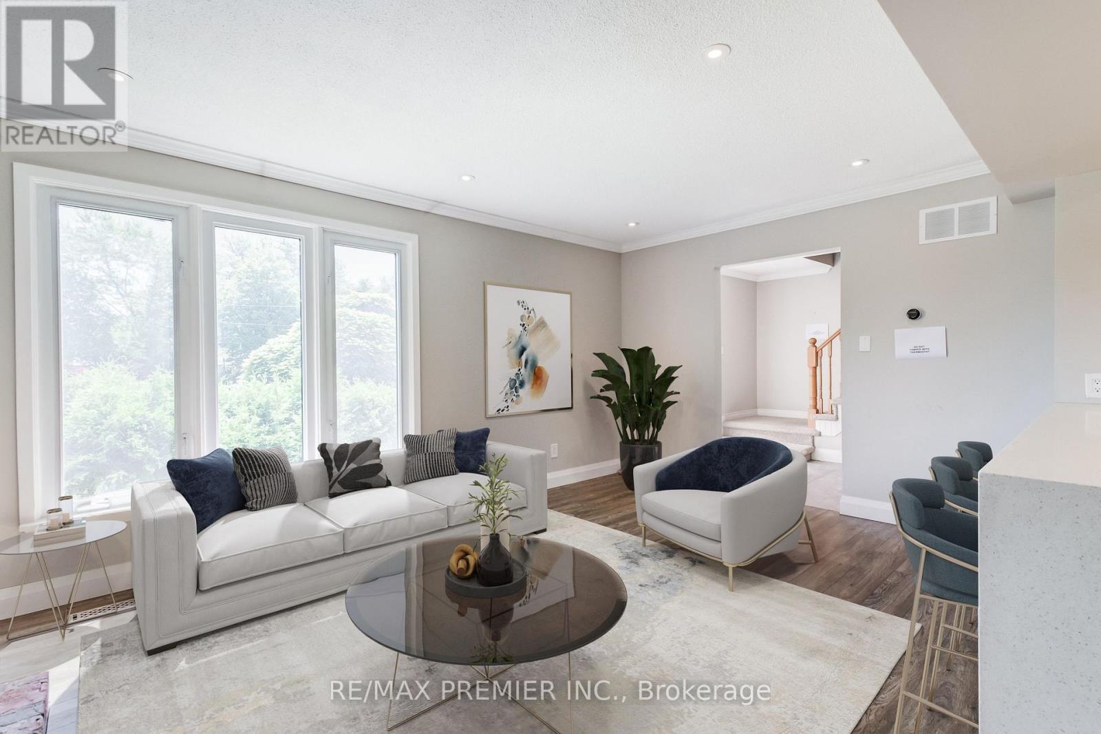 2395 Benedet Drive, Mississauga (Clarkson), Ontario  L5J 4H5 - Photo 6 - W12406411