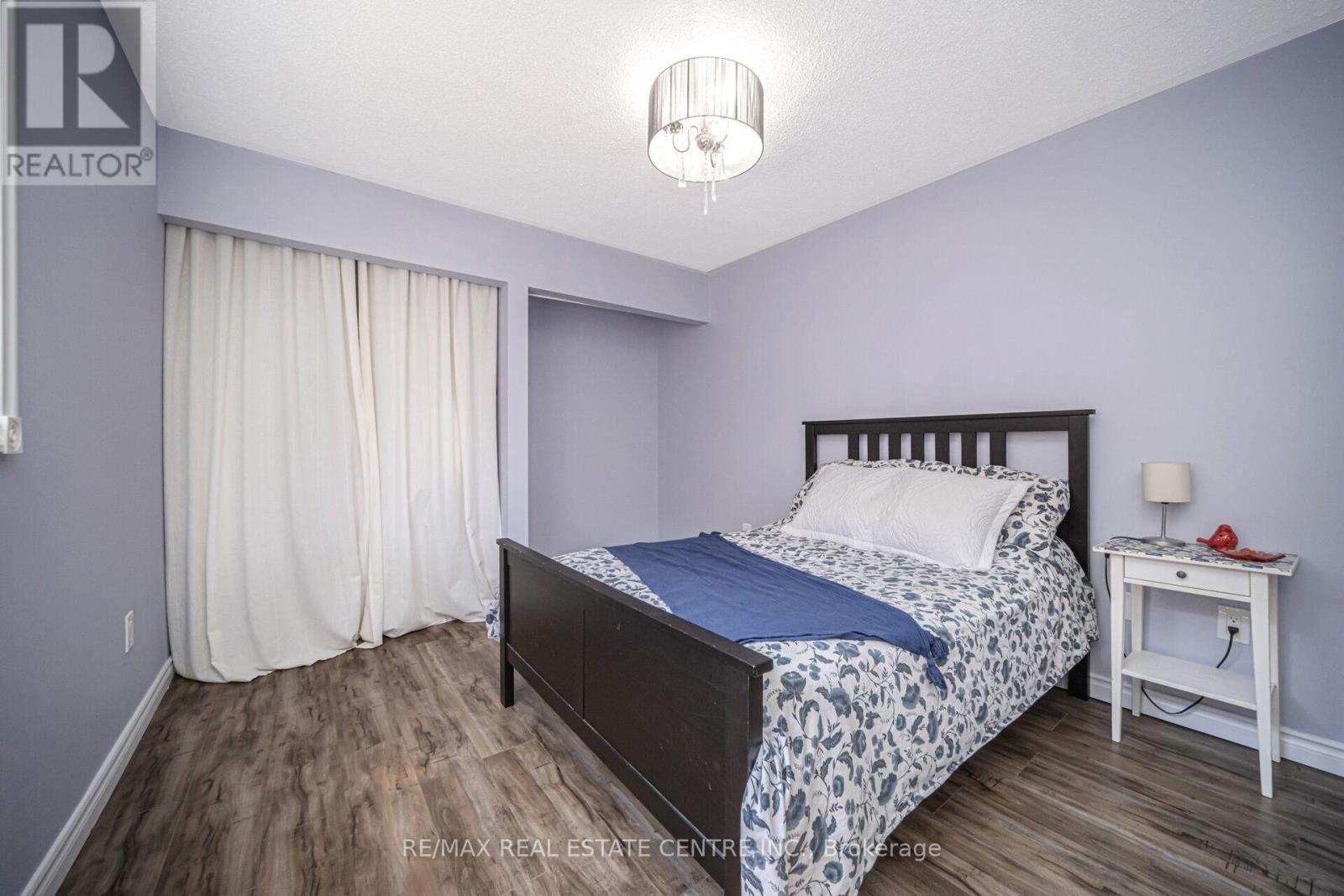 19 Silkwood Crescent, Brampton, Ontario  L6X 4L1 - Photo 20 - W12406450